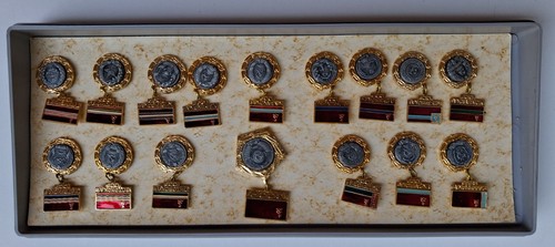 Set distintivi urss - 16,