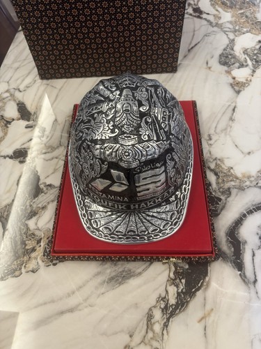 Elmetto decorativo metallico